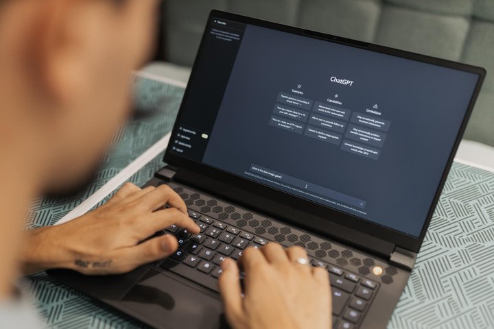 Avoid overspending on software Shopify AI