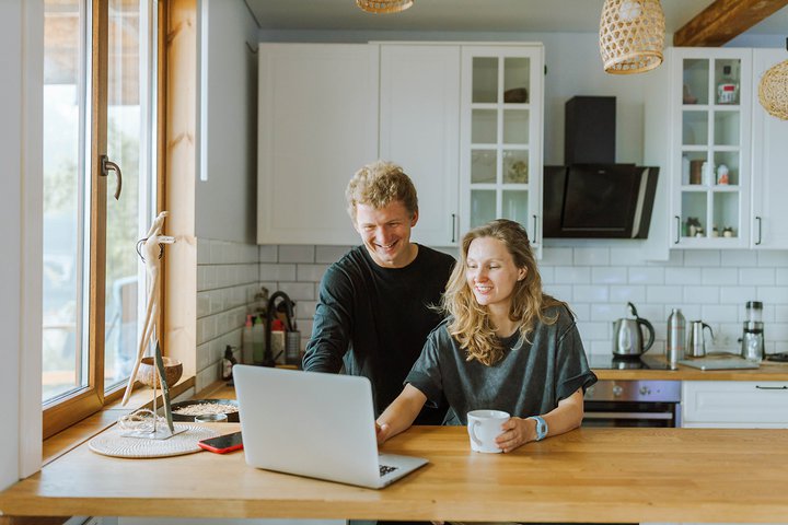 Couple shopping online together